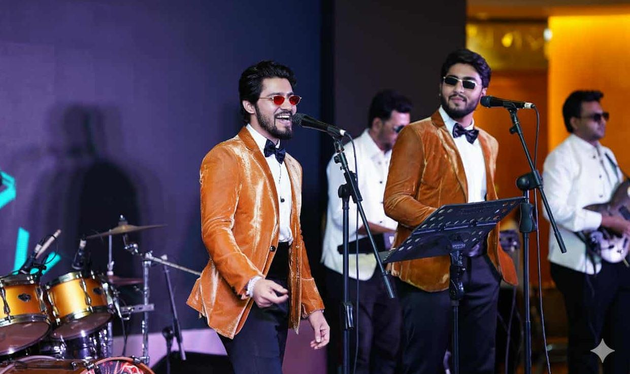 রোমিও ব্রাদার্স'র জমজমাট প্রথম পাবলিক কনসার্ট